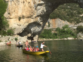 Balade en barque au Pont d'Arc