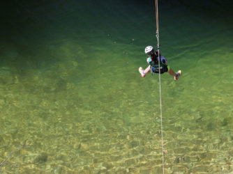 Sensations fortes garanties lors du Kid Raid du Pont d'Arc